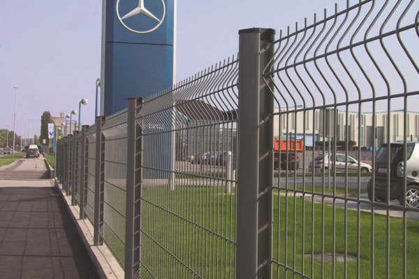 桃型柱护栏网图片2